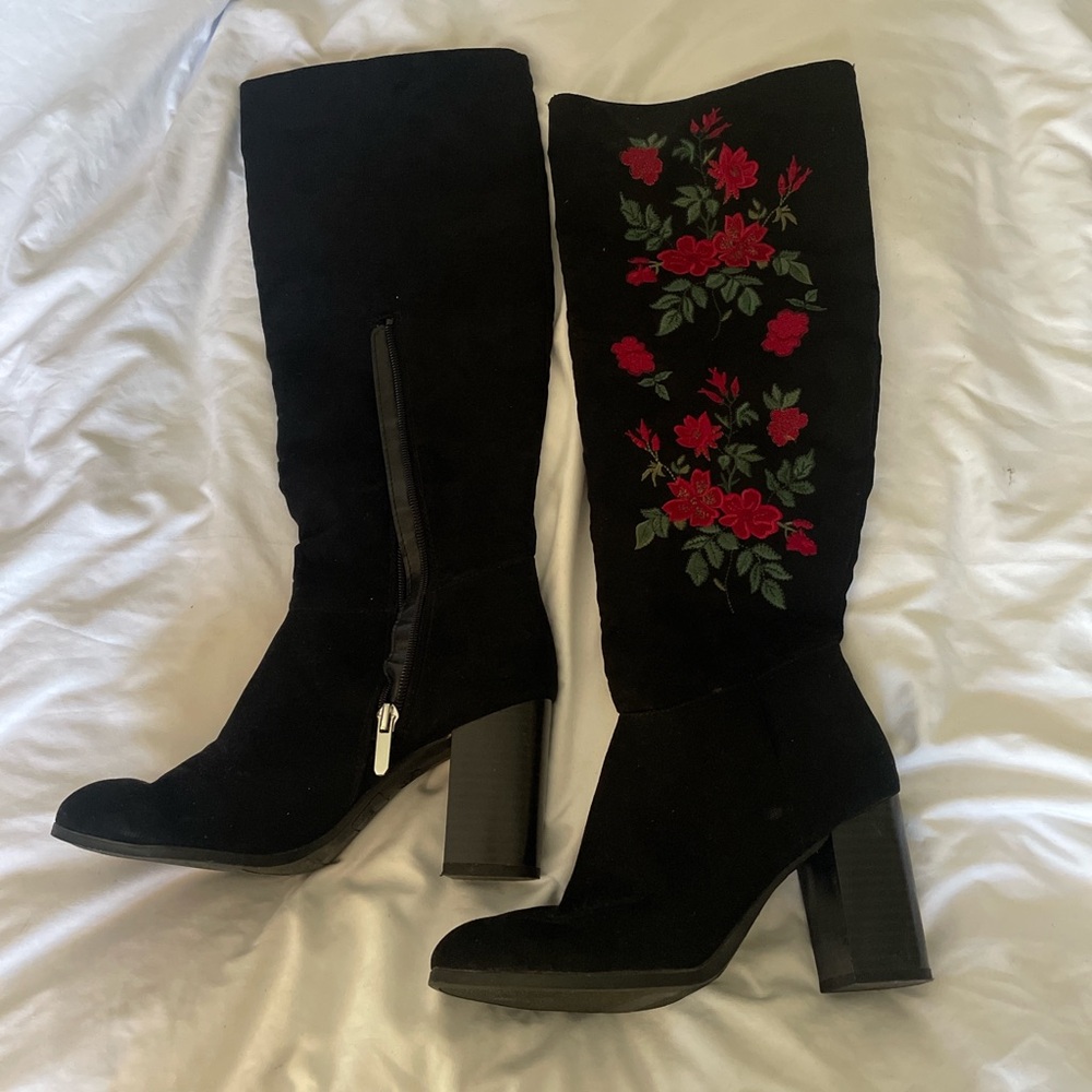 Black high knee boots with embroidered floral